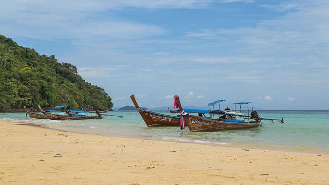 Hat Noppharat Thara–Mu Ko Phi Phi National Park